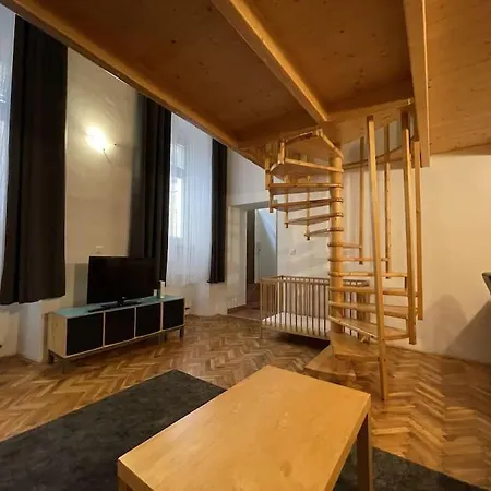 Mona In The Palace ! * Bratislava