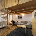 Apartment Mona In The Palace ! Pressburg