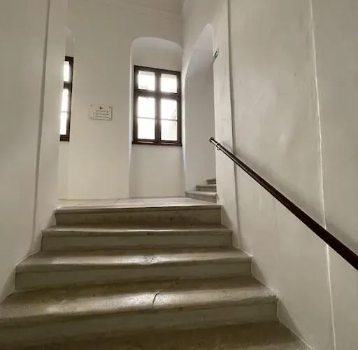 Mona In The Palace ! Bratislava