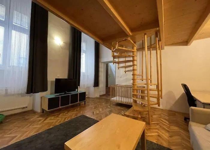 Mona In The Palace ! * Bratislava